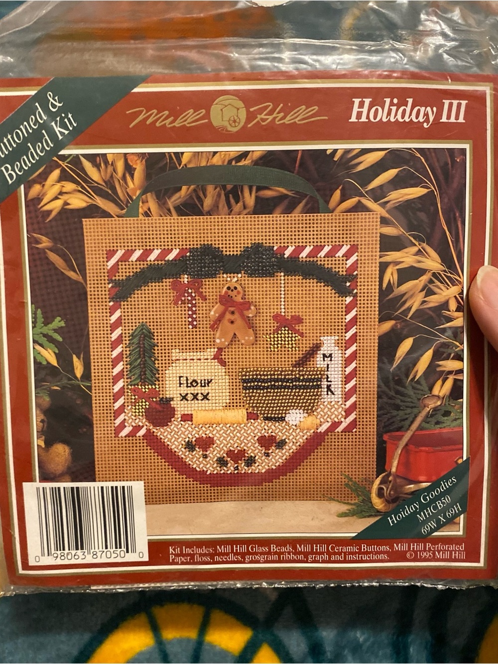Vintage Mill Hill Holiday III Holiday Goodies Buttoned & Beaded Cross Stitch Kit